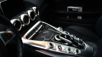 Mercedes-AMG GT Coupé — V8 Biturbo 462 ch, très faible kilométrage et intérieur carbone — Miniature 9