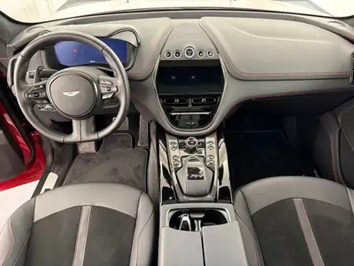 Aston Martin DBX 707 — Le SUV haute performance british, 5900 km seulement — Thumbnail 7