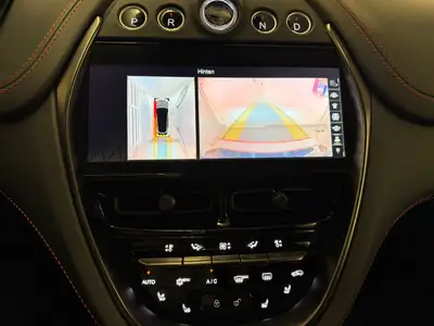 Aston Martin DBX 707 — Le SUV haute performance british, 5900 km seulement — Thumbnail 11