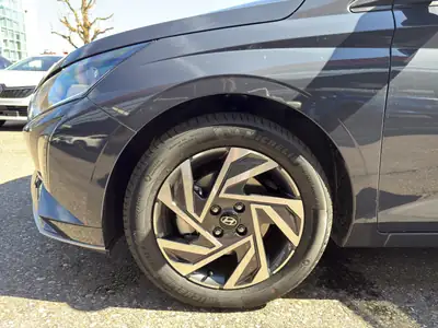 Hyundai i20 1.0 T-GDi Amplia DCT — Citadine dynamique, quasi neuve avec transmission auto — Miniatura 15