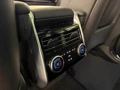 Land Rover Range Rover P460e PHEV — Hybride rechargeable luxe, quasi neuf avec garantie 5 ans — Thumbnail 9