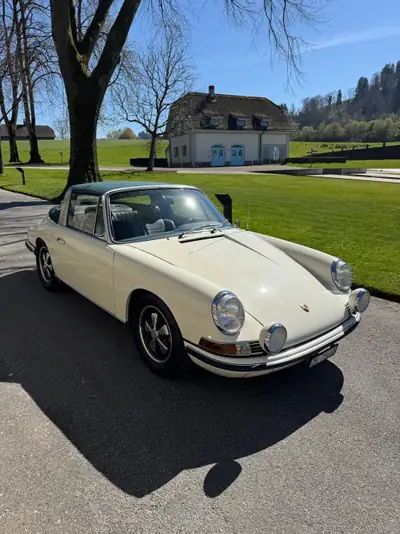 Porsche 911 Targa Soft Window 1967 — Icône décapotable, 130 ch authentiques — Heckansicht