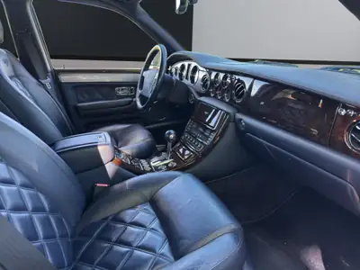 Bentley Arnage T 2003 — Chef-d'œuvre britannique, état exceptionnel, kilométrage maîtrisé — Thumbnail 16