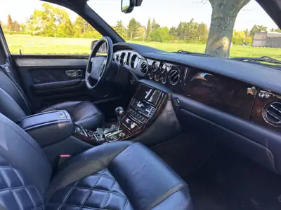 Bentley Arnage T 2003 — Chef-d'œuvre britannique, état exceptionnel, kilométrage maîtrisé — Thumbnail 25