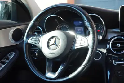 Mercedes-Benz C 220 BlueTEC AMG Line — Break diesel, pack sport et roues 19 pouces — Miniature 12