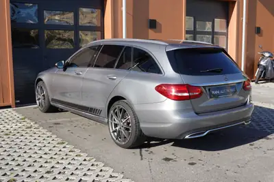 Mercedes-Benz C 220 BlueTEC AMG Line — Break diesel, pack sport et roues 19 pouces — Miniature 10