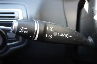 Mercedes-Benz C 220 BlueTEC AMG Line — Break diesel, pack sport et roues 19 pouces — Miniature 14