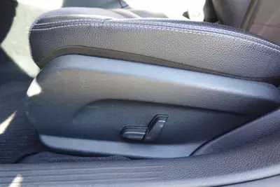 Mercedes-Benz C 220 BlueTEC AMG Line — Break diesel, pack sport et roues 19 pouces — Miniature 18