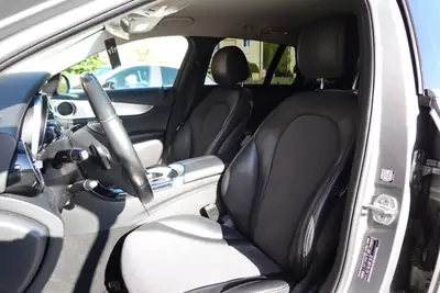 Mercedes-Benz C 220 BlueTEC AMG Line — Break diesel, pack sport et roues 19 pouces — Miniature 19