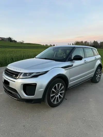 Range Rover Evoque 2.0 Si4 SE — Luxe compact, transmission intégrale et design premium — côté