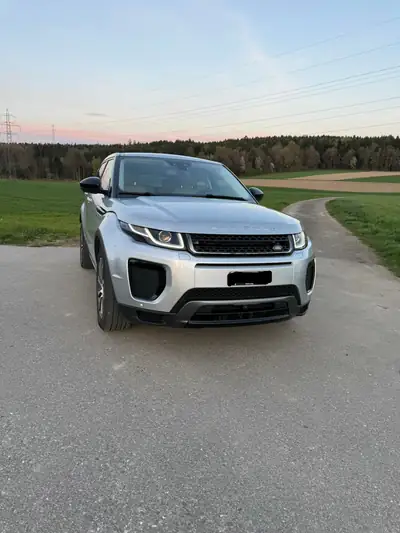 Range Rover Evoque 2.0 Si4 SE — Luxe compact, transmission intégrale et design premium — détail