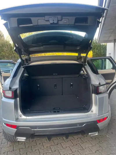 Range Rover Evoque 2.0 Si4 SE — Luxe compact, transmission intégrale et design premium — Miniature 10
