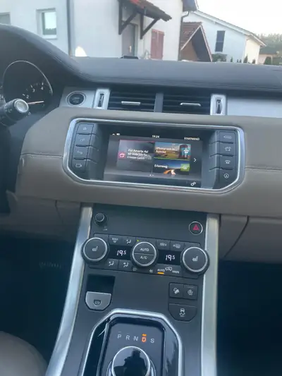 Range Rover Evoque 2.0 Si4 SE — Luxe compact, transmission intégrale et design premium — Miniature 13