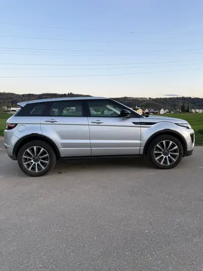 Range Rover Evoque 2.0 Si4 SE — Luxe compact, transmission intégrale et design premium — Miniature 16