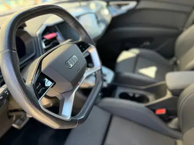 Audi Q4 e-tron 40 — SUV électrique performant, 42 000 km seulement — detail