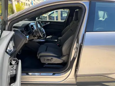 Audi Q4 e-tron 40 — SUV électrique performant, 42 000 km seulement — Thumbnail 9