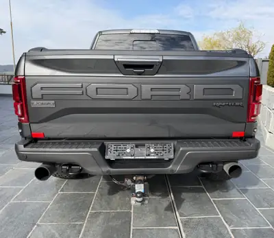 Ford F-150 Raptor 3.5 Super Crew — Pickup haute performance, 450 ch, faible kilométrage — intérieur