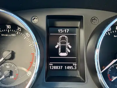Skoda Yeti 2.0 TDI Ambition 4x4 — SUV compact robuste, 4 roues motrices, sans accidents — Miniature 11