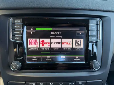 Skoda Yeti 2.0 TDI Ambition 4x4 — SUV compact robuste, 4 roues motrices, sans accidents — Miniature 15