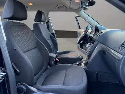 Skoda Yeti 2.0 TDI Ambition 4x4 — SUV compact robuste, 4 roues motrices, sans accidents — Miniature 17