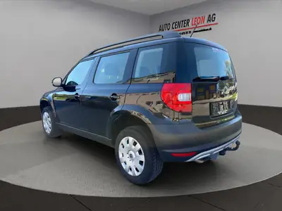Skoda Yeti 2.0 TDI Ambition 4x4 — SUV compact robuste, 4x4 intégral et sans sinistre — interior
