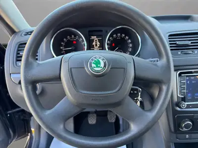 Skoda Yeti 2.0 TDI Ambition 4x4 — SUV compact robuste, 4x4 intégral et sans sinistre — Thumbnail 10