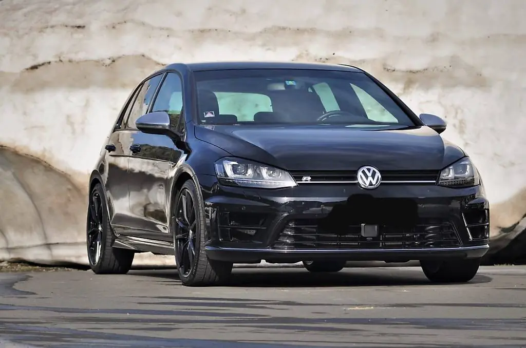 VW Golf 2.0 TSI R 4Motion — 301 ch, transmission manuelle, toutes-routes — vue extérieure