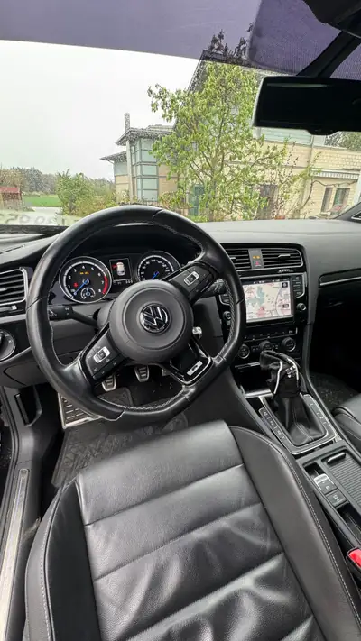 VW Golf 2.0 TSI R 4Motion — 301 ch, transmission manuelle, toutes-routes — détail