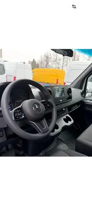 Mercedes-Benz Sprinter 319 CDI — Utilitaire robuste, moteur efficient et 13 500 km seulement — rear view