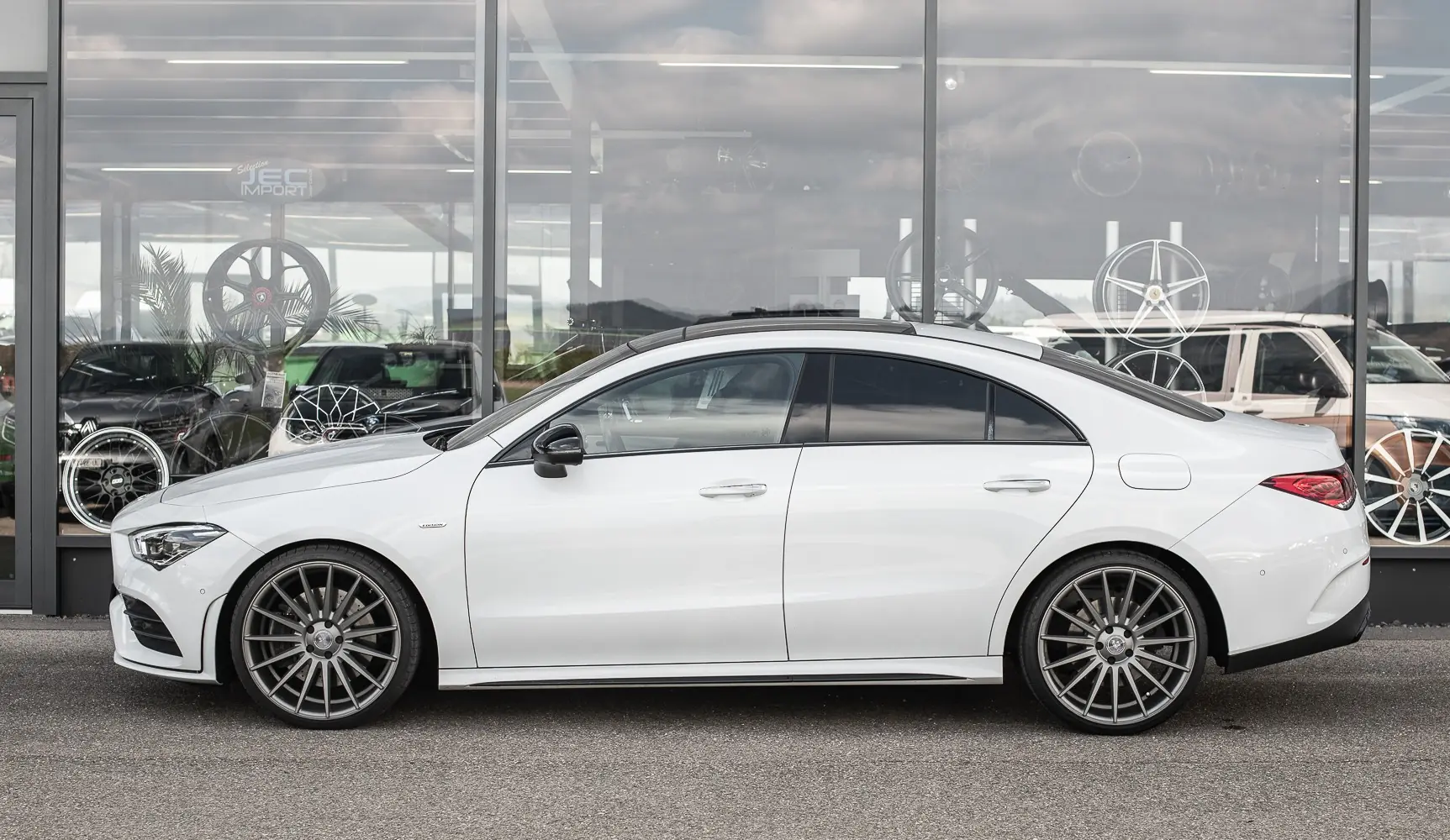 Mercedes-Benz CLA 250 AMG Line 4Matic — Élégance berline et traction intégrale
