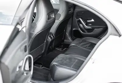 Mercedes-Benz CLA 250 AMG Line 4Matic — Élégance berline et traction intégrale — Thumbnail 7