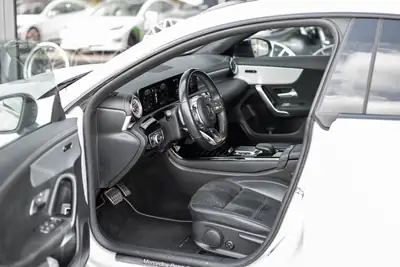 Mercedes-Benz CLA 250 AMG Line 4Matic — Élégance berline et traction intégrale — Thumbnail 8