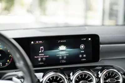 Mercedes-Benz CLA 250 AMG Line 4Matic — Élégance berline et traction intégrale — Thumbnail 14