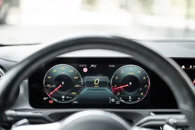 Mercedes-Benz CLA 250 AMG Line 4Matic — Élégance berline et traction intégrale — Thumbnail 13