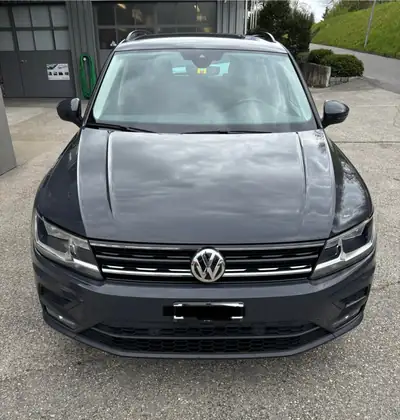 VW Tiguan 1.4 TSI Trendline — SUV urbain compact, moteur turbo efficace — rear view