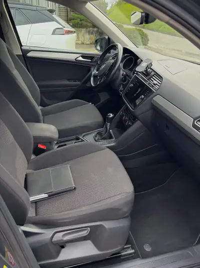 VW Tiguan 1.4 TSI Trendline — SUV urbain compact, moteur turbo efficace — dashboard