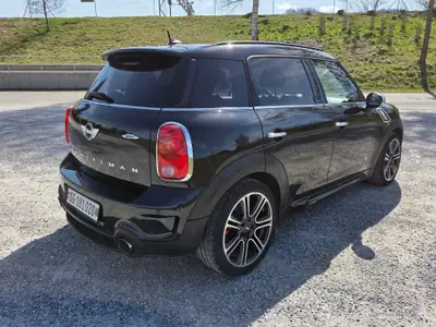 MINI Countryman John Cooper Works ALL4 Snowhill — SUV compact sportif 218 ch, traction intégrale — côté