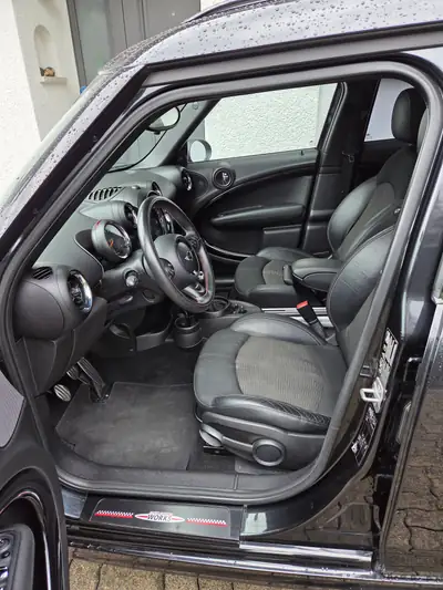 MINI Countryman John Cooper Works ALL4 Snowhill — SUV compact sportif 218 ch, traction intégrale — intérieur