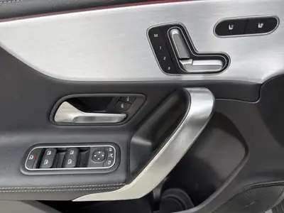 Mercedes-AMG A 35 4Matic Speedshift — Sportivité haute performance, 58 600 km seulement — Thumbnail 12