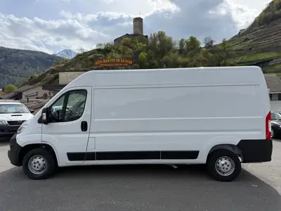 Citroën Jumper 35 2.2 BlueHDi 140 — Utilitaire fiable, 29 900 km seulement — vue extérieure
