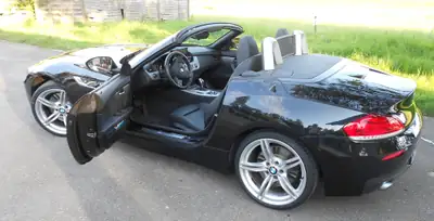 BMW Z4 sDrive35i — Cabriolet sportif 306 ch, toit ouvert, 54'000 km — Seitenansicht