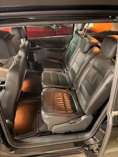 SEAT Alhambra 2.0 TDI 140 — Monospace 7 places, première main, contrôle technique OK — Innenraum