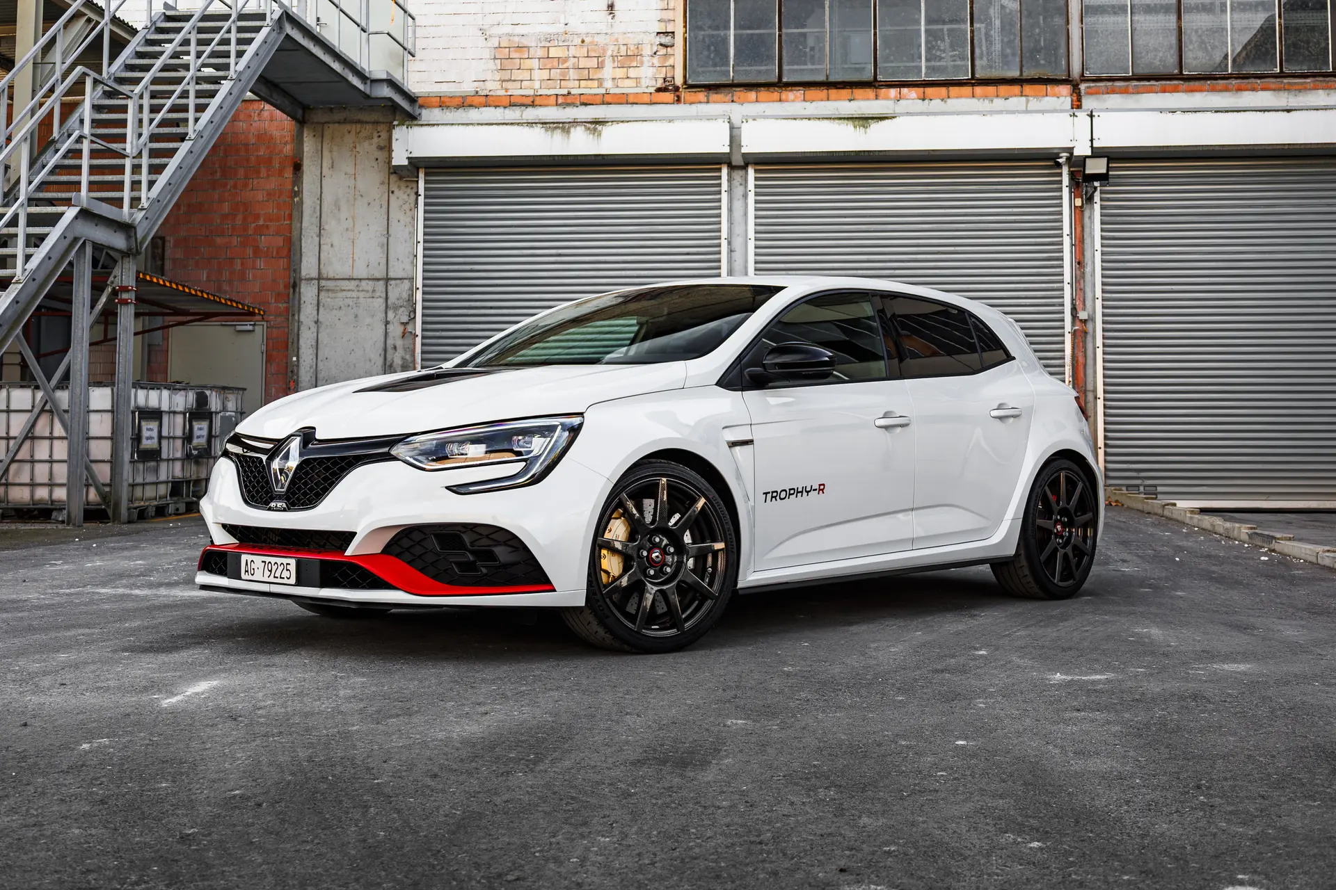 Renault Mégane R.S. Trophy-R 300 — Performance de légende, 1 de 2 en Suisse avec pack carbone-céramique