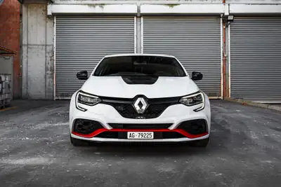 Renault Mégane R.S. Trophy-R 300 — Performance de légende, 1 de 2 en Suisse avec pack carbone-céramique — Armaturenbrett