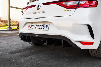 Renault Mégane R.S. Trophy-R 300 — Performance de légende, 1 de 2 en Suisse avec pack carbone-céramique — Miniatur 11
