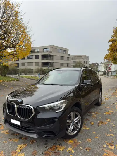 BMW X1 xDrive 20i Steptronic — SUV compact polyvalent, 50'000 km seulement — côté