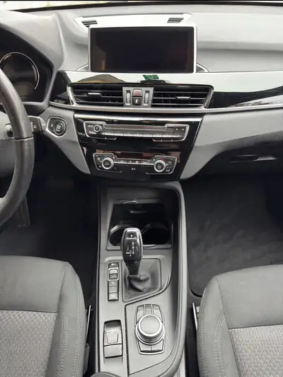 BMW X1 xDrive 20i Steptronic — SUV compact polyvalent, 50'000 km seulement — Miniature 9