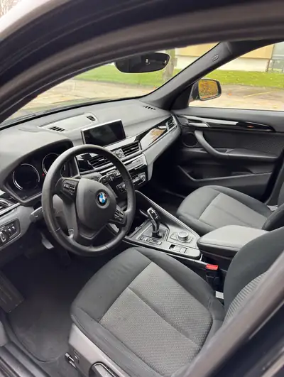 BMW X1 xDrive 20i Steptronic — SUV compact polyvalent, 50'000 km seulement — Miniature 12