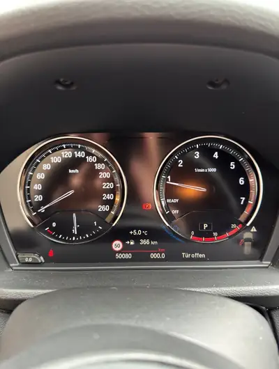 BMW X1 xDrive 20i Steptronic — SUV compact polyvalent, 50'000 km seulement — Miniature 11