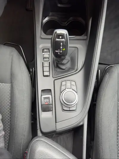 BMW X1 xDrive 20i Steptronic — SUV compact polyvalent, 50'000 km seulement — Miniature 10